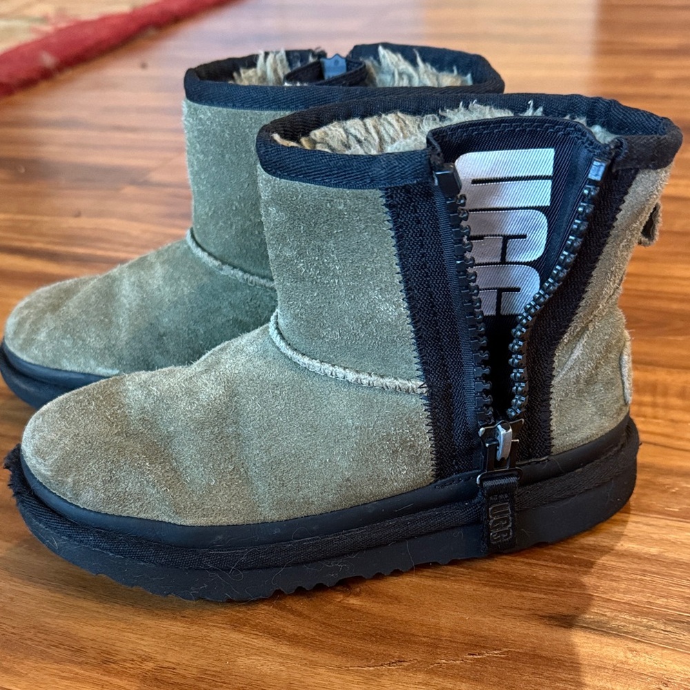 UGG Olive Suede Boots kids size 2
